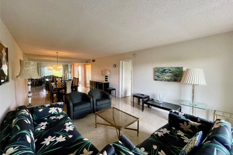 Condo in Lauderhill, Florida, 2 bedrooms  № 1151607 - photo 4