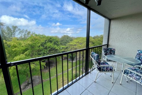 Condo in Lauderhill, Florida, 2 bedrooms  № 1151607 - photo 2