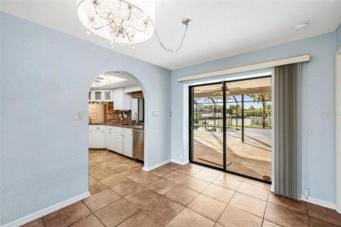 Villa ou maison à vendre à Punta Gorda, Floride: 2 chambres, 133.78 m2 № 1287878 - photo 12