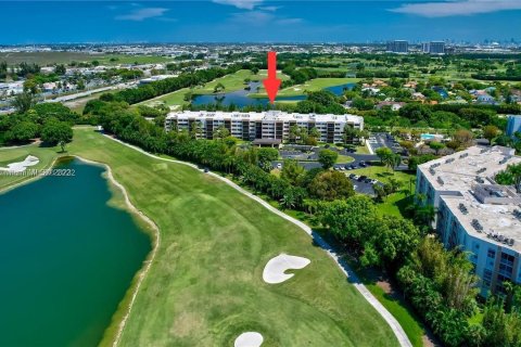 Copropriété à vendre à Doral, Floride: 2 chambres, 137.03 m2 № 858541 - photo 21