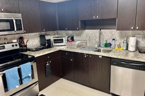 Copropriété à vendre à Doral, Floride: 2 chambres, 137.03 m2 № 858541 - photo 5