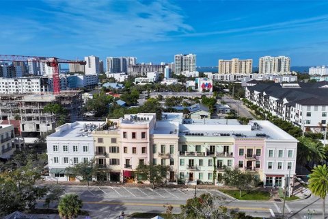 Condo in Sarasota, Florida, 1 bedroom  № 1344483 - photo 1