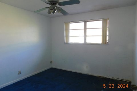 House in Oakland Park, Florida 4 bedrooms, 281.77 sq.m. № 1207592 - photo 8