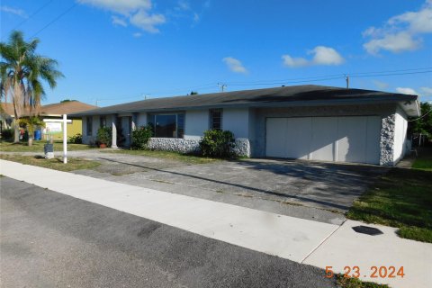 House in Oakland Park, Florida 4 bedrooms, 281.77 sq.m. № 1207592 - photo 16