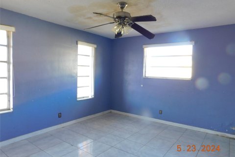 Casa en venta en Oakland Park, Florida, 4 dormitorios, 281.77 m2 № 1207592 - foto 10