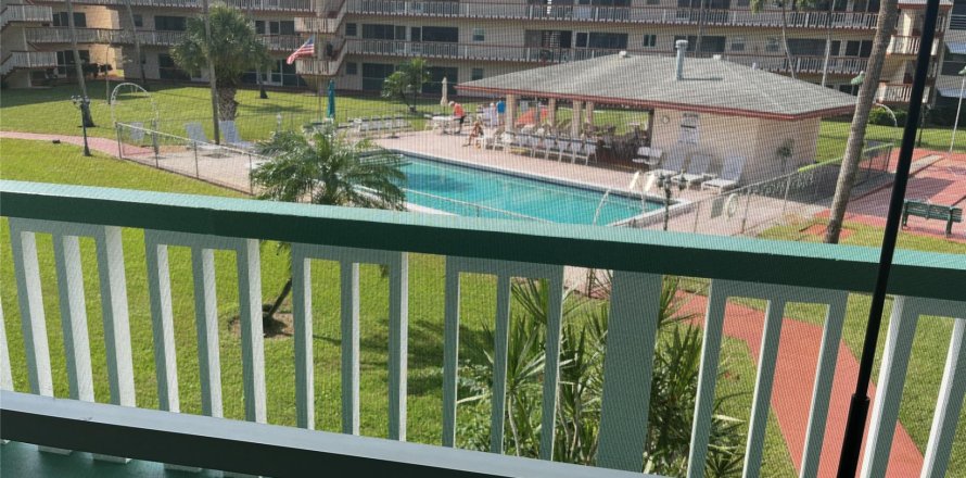 Condo in Hollywood, Florida, 2 bedrooms  № 1207639