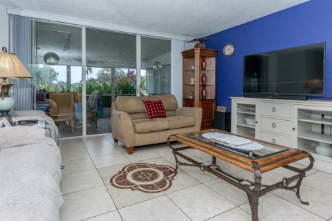 Townhouse in Lake Worth, Florida 3 bedrooms, 136.01 sq.m. № 968194 - photo 23