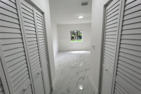 Villa ou maison à vendre à Hallandale Beach, Floride: 3 chambres, 137.5 m2 № 1391926 - photo 29