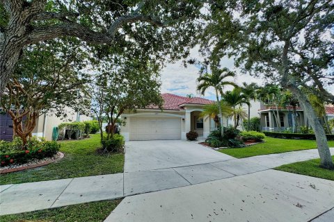 House in Weston, Florida 4 bedrooms, 174.93 sq.m. № 1391979 - photo 2