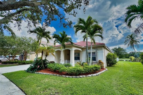 House in Weston, Florida 4 bedrooms, 174.93 sq.m. № 1391979 - photo 6