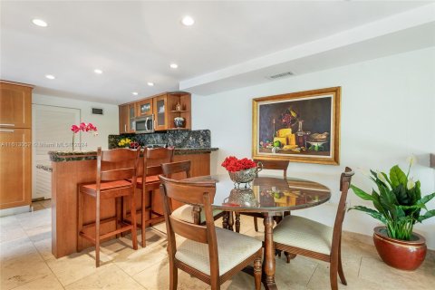 Townhouse in Key Biscayne, Florida 2 bedrooms, 135.64 sq.m. № 1235282 - photo 4