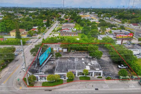 Immobilier commercial à vendre à West Park, Floride № 529277 - photo 1