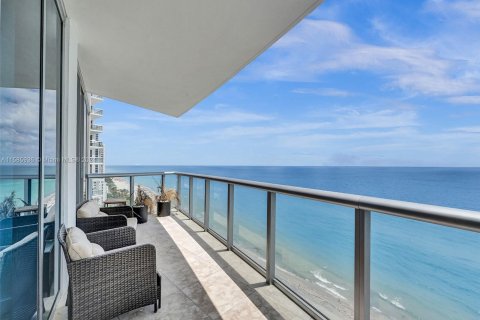 Condominio en venta en Sunny Isles Beach, Florida, 1 dormitorio, 103.12 m2 № 1172778 - foto 28