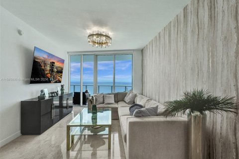 Condominio en venta en Sunny Isles Beach, Florida, 1 dormitorio, 103.12 m2 № 1172778 - foto 22