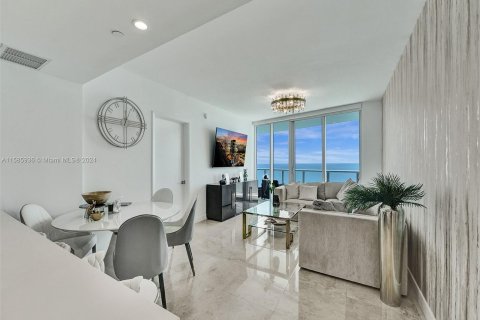Condominio en venta en Sunny Isles Beach, Florida, 1 dormitorio, 103.12 m2 № 1172778 - foto 21