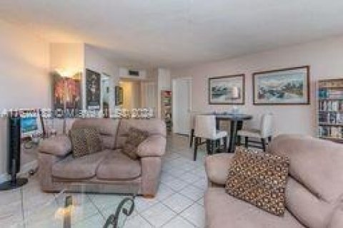 Condominio en venta en Aventura, Florida, 1 dormitorio, 80.82 m2 № 1388265 - foto 9