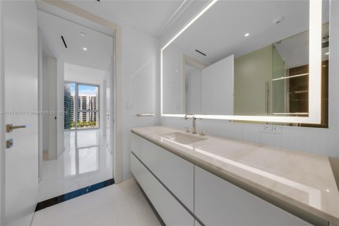 Condo in Miami, Florida, 2 bedrooms  № 1388299 - photo 17