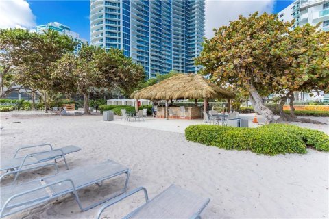 Copropriété à vendre à Hollywood, Floride: 2 chambres, 110.18 m2 № 1388267 - photo 15