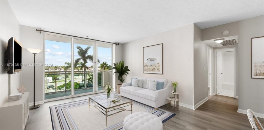 Condo in Hollywood, Florida, 2 bedrooms  № 1388267