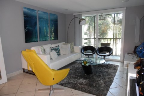 Condo in Fort Lauderdale, Florida, 2 bedrooms  № 1174751 - photo 13