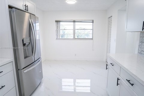 Condominio en venta en Pembroke Pines, Florida, 2 dormitorios, 140 m2 № 1098041 - foto 6