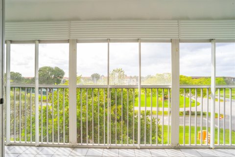 Condominio en venta en Pembroke Pines, Florida, 2 dormitorios, 140 m2 № 1098041 - foto 21