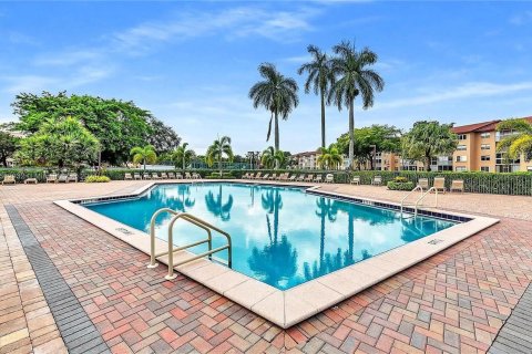 Condominio en venta en Pembroke Pines, Florida, 2 dormitorios, 140 m2 № 1098041 - foto 26