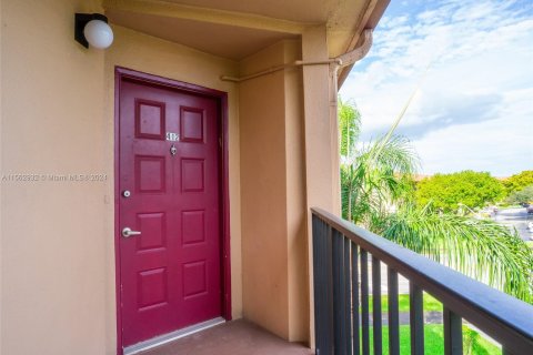 Condominio en venta en Pembroke Pines, Florida, 2 dormitorios, 140 m2 № 1098041 - foto 23