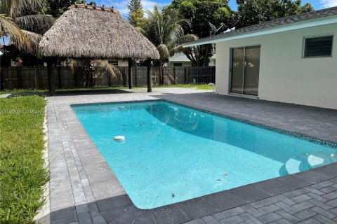 Casa en venta en Cutler Bay, Florida, 3 dormitorios, 153.1 m2 № 1333658 - foto 3