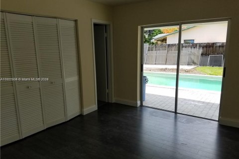 Casa en venta en Cutler Bay, Florida, 3 dormitorios, 153.1 m2 № 1333658 - foto 12