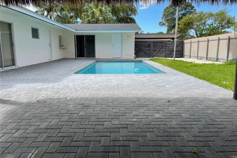 Villa ou maison à vendre à Cutler Bay, Floride: 3 chambres, 153.1 m2 № 1333658 - photo 2