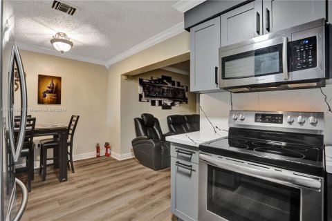 Casa en venta en Miami Gardens, Florida, 3 dormitorios, 116.13 m2 № 1333660 - foto 12