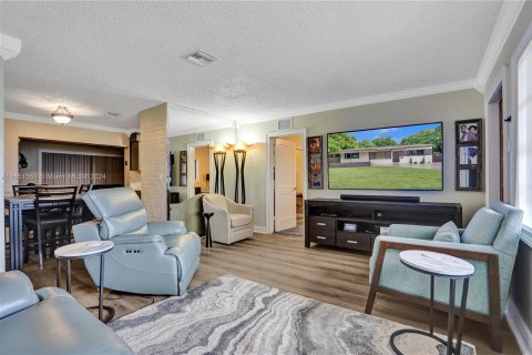 Villa ou maison à vendre à Miami Gardens, Floride: 3 chambres, 116.13 m2 № 1333660 - photo 6