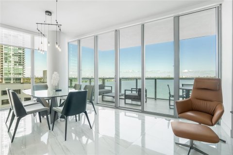 Condo in Miami, Florida, 3 bedrooms  № 1377392 - photo 23