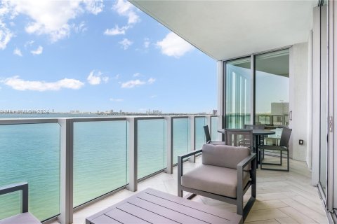 Condo in Miami, Florida, 3 bedrooms  № 1377392 - photo 30