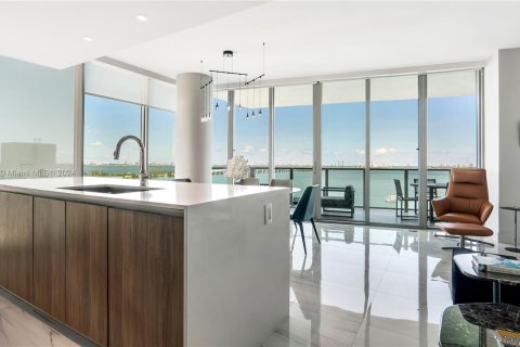 Copropriété à vendre à Miami, Floride: 3 chambres, 157.75 m2 № 1377392 - photo 26