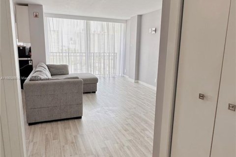 Copropriété à vendre à Sunny Isles Beach, Floride: 1 chambre, 71.26 m2 № 1377339 - photo 7