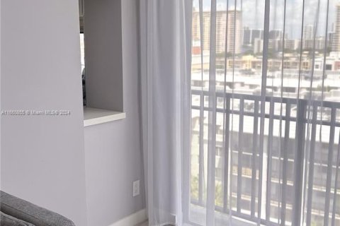 Copropriété à vendre à Sunny Isles Beach, Floride: 1 chambre, 71.26 m2 № 1377339 - photo 16