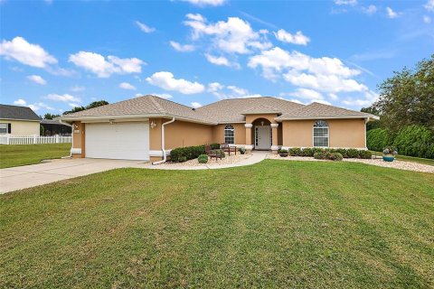 Villa ou maison à vendre à Lady Lake, Floride: 3 chambres, 163.6 m2 № 1352807 - photo 2