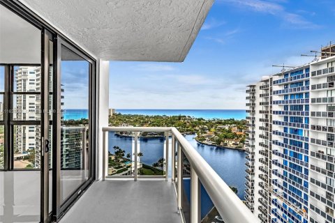 Condominio en venta en Aventura, Florida, 2 dormitorios, 105.72 m2 № 1281737 - foto 12