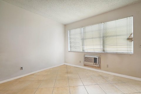 Condo in Deerfield Beach, Florida, 1 bedroom  № 976783 - photo 9