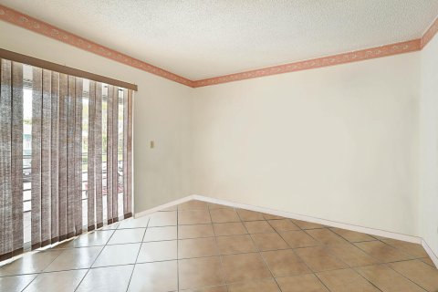 Condo in Deerfield Beach, Florida, 1 bedroom  № 976783 - photo 3