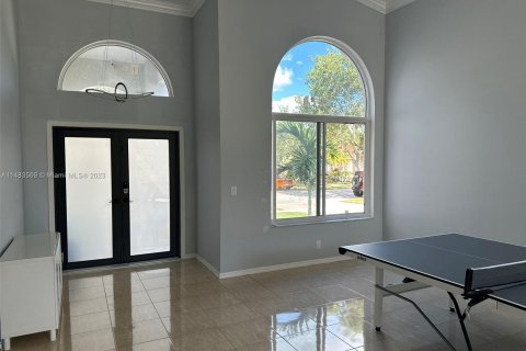 House in Pembroke Pines, Florida 4 bedrooms, 240.34 sq.m. № 829954 - photo 7