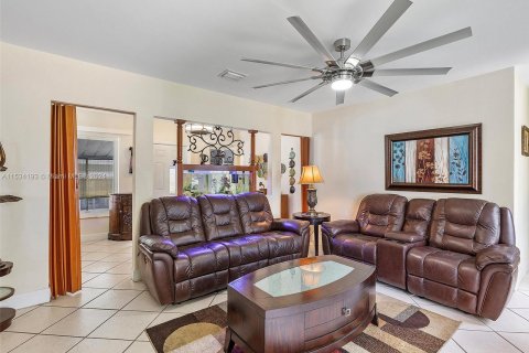 Купить коммерческую недвижимость в Майами-Спрингс, Флорида 269.04м2, № 1013875 - фото 3