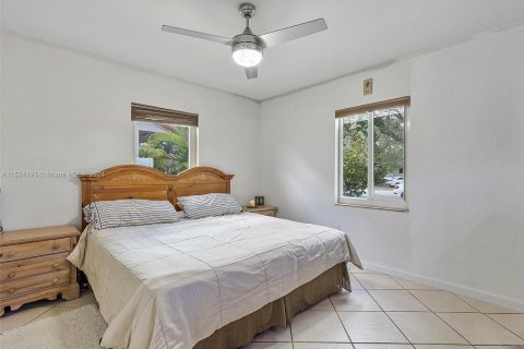 Купить коммерческую недвижимость в Майами-Спрингс, Флорида 269.04м2, № 1013875 - фото 16