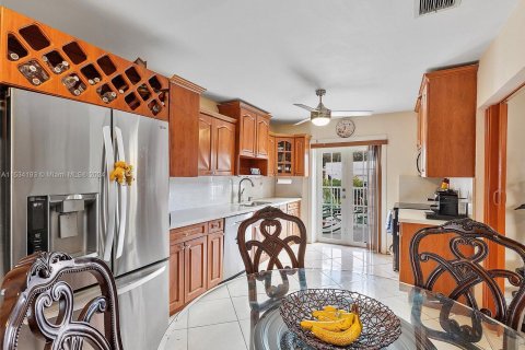 Купить коммерческую недвижимость в Майами-Спрингс, Флорида 269.04м2, № 1013875 - фото 11