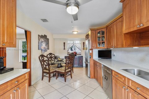 Купить коммерческую недвижимость в Майами-Спрингс, Флорида 269.04м2, № 1013875 - фото 14