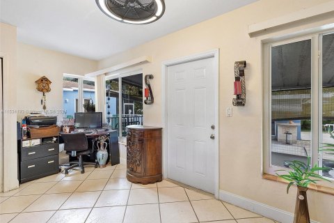 Immobilier commercial à vendre à Miami Springs, Floride: 269.04 m2 № 1013875 - photo 5