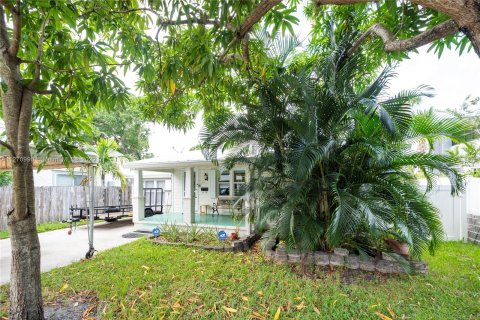 Villa ou maison à vendre à Fort Lauderdale, Floride: 2 chambres, 97.83 m2 № 118954 - photo 5