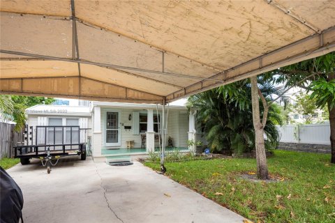 House in Fort Lauderdale, Florida 2 bedrooms, 97.83 sq.m. № 118954 - photo 16